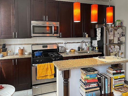 4th image of 2710 Newtown Ave APT 2C