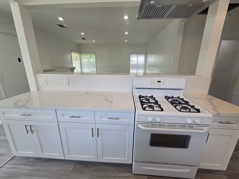 10544 Helendale Ave — Photo 9