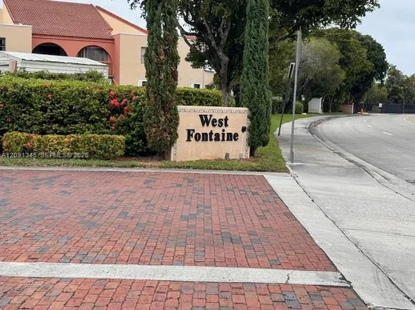 10257 NW 9th Street Cir, Miami, FL