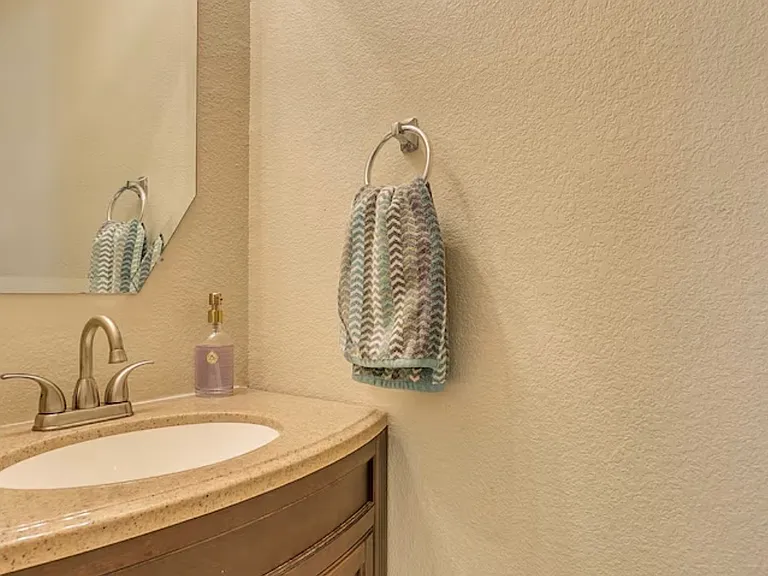 1138 Jamie Dr — Photo 10
