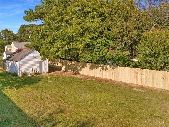 4th image of 2309 Wright Ave