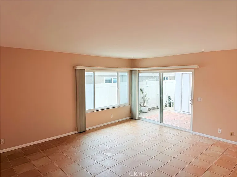 111 Avenida Del Poniente — Photo 3
