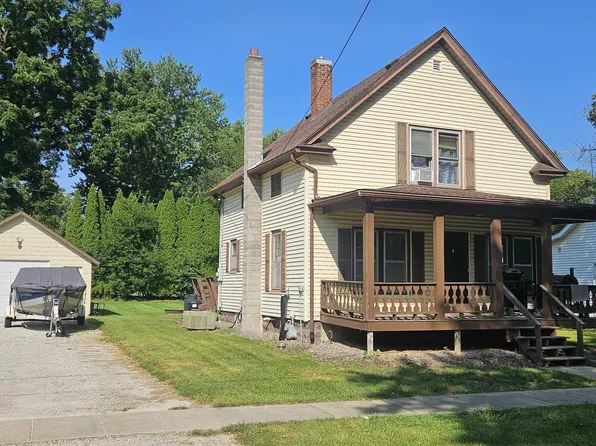 202 Alexander St, Fayette, IA 52142