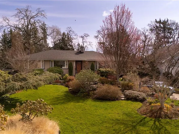 3331 Woodburn Ave, Oak Bay, BC V8P 5B8