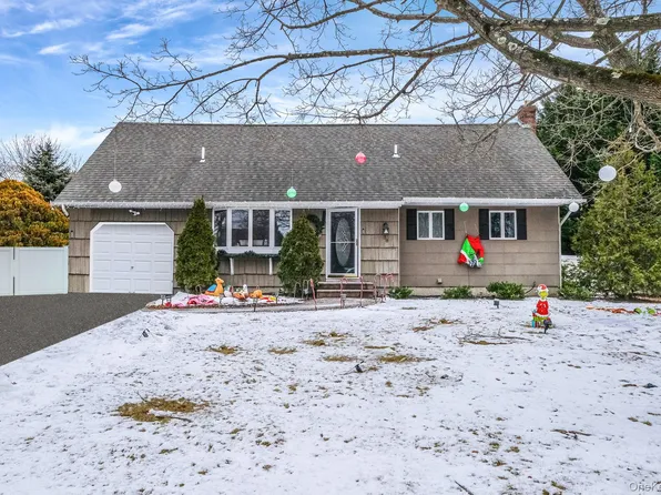 38 Camille Lane, East Patchogue, NY 11772