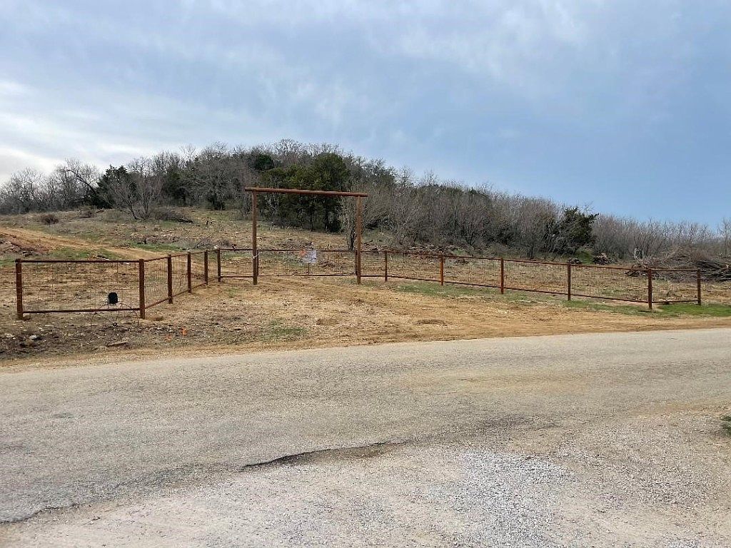 699 Oaks Crossing Rd, Mineral Wells, TX 76067 | Zillow