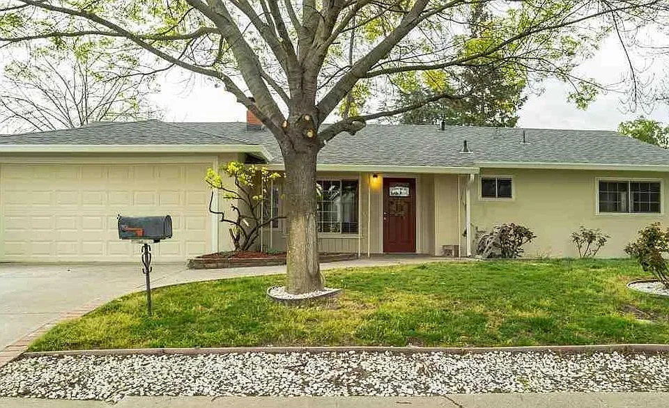 2355 Geraldine Dr