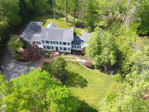 3rd image of 114 Rosewood Ln