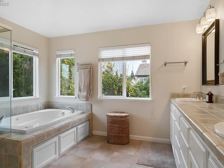 5687 Walnut St — Photo 14