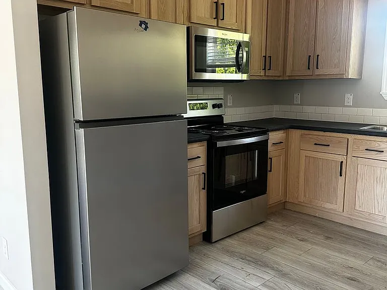 243 Chamberlain Way — Photo 8