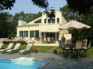 10 Montauk Ave, East Hampton, NY 11937