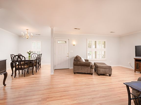 3rd image of 166 Rosewood Dr NE