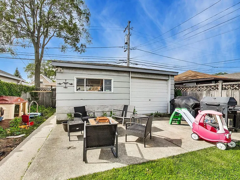 4911 W Grace St — Photo 32