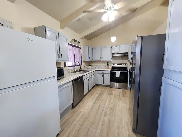 68-1750 Hooko St — Photo 4