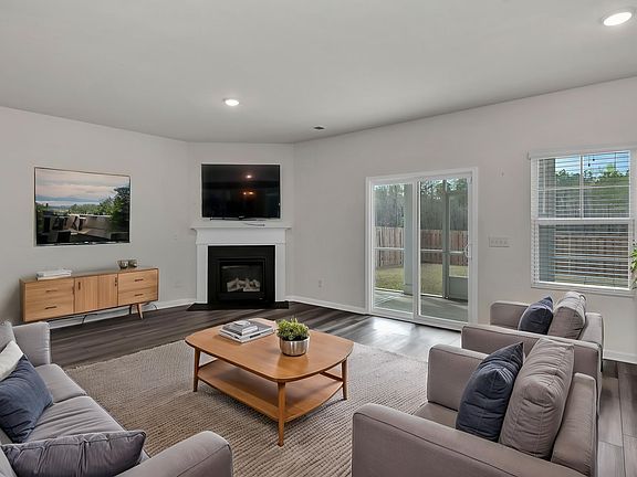 2nd image of 2276 Allan Crest Rd