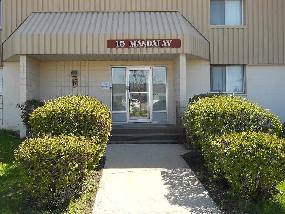 15 Mandalay Dr