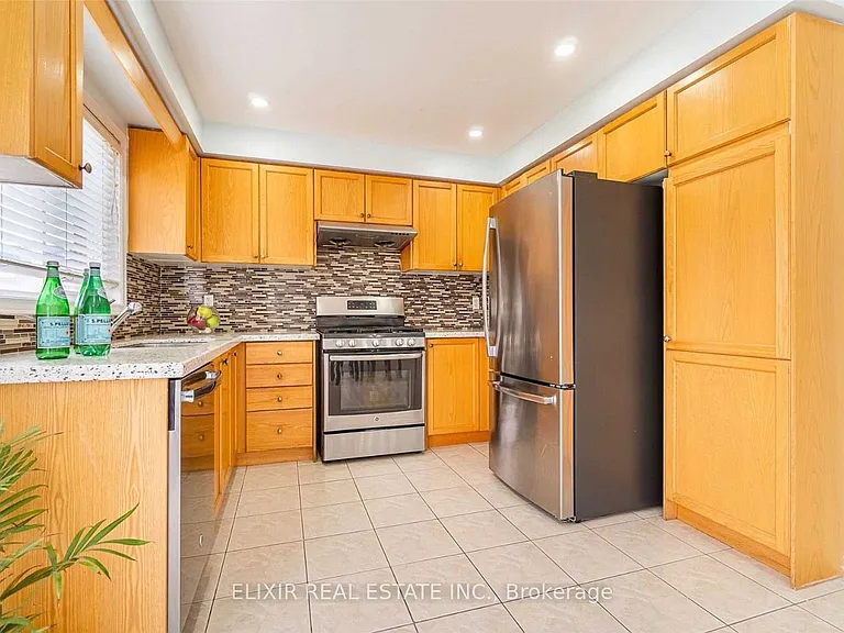 29 Timbertop Cres #UPPER LEVEL — Photo 14