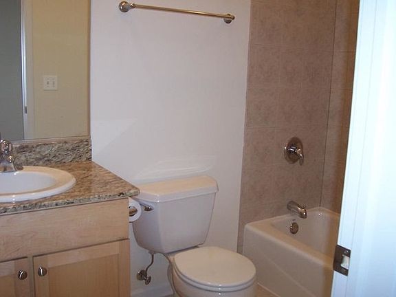 5th image of 2508 N Southport Ave #1
