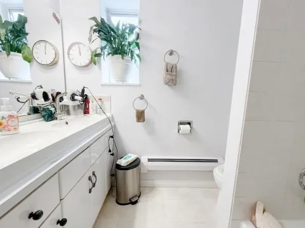 384 Blue Mountain St #Basement, Coquitlam, BC V3K 4J8