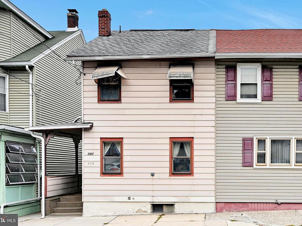 1st image of 247 E Bertsch St