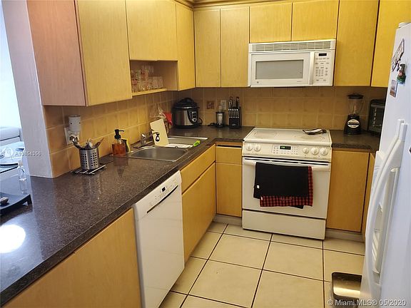5th image of 17000 NW 67th Ave APT 148