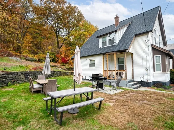 375 Rollstone St, Fitchburg, MA 01420