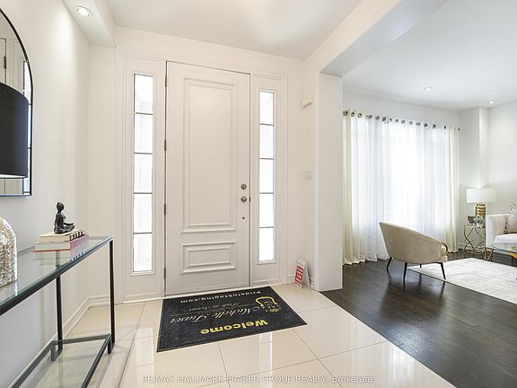 2nd image of 875 Riverside Dr