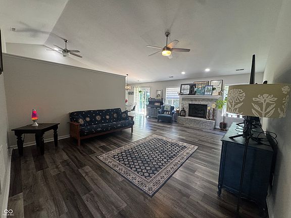 2nd image of 12843 Glengary Dr