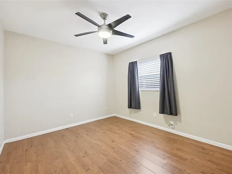 1417 E Harding St — Photo 18