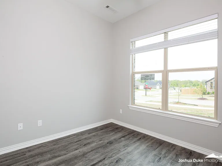 5924 W Mecklin St — Photo 12