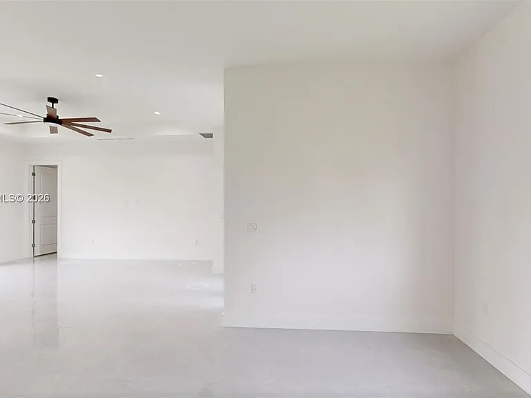 6048 Stratton Rd — Photo 10