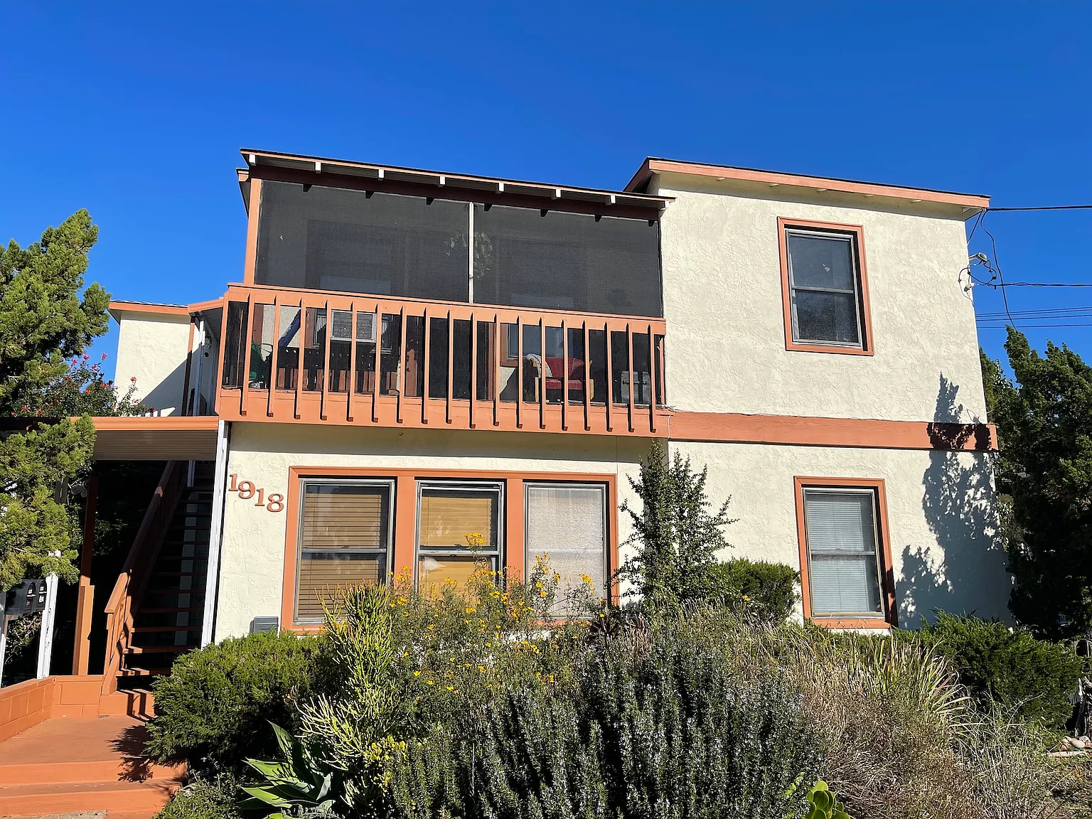 2 bed, 900 sqft, $3,295 — Photo 2