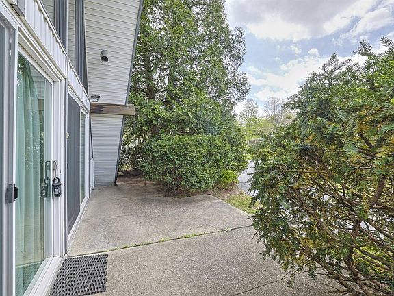 3rd image of 4160 Brookfield Dr