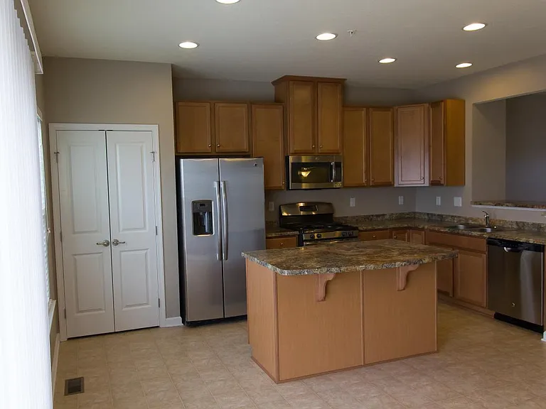 1916 Georgetown Dr — Photo 1