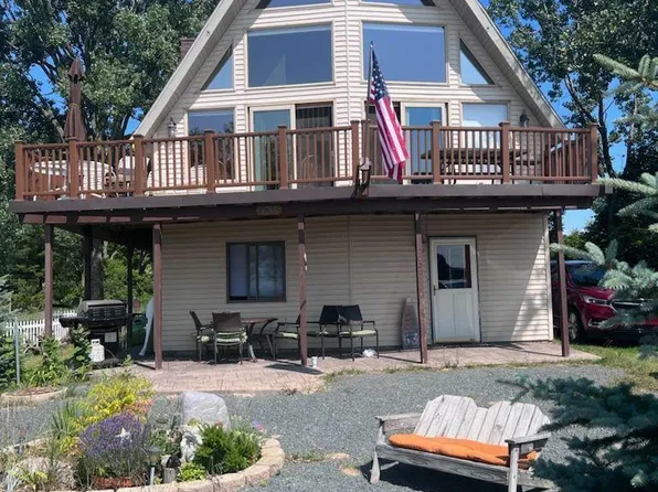 2836 N Lakeshore Dr, Mears, MI 49436