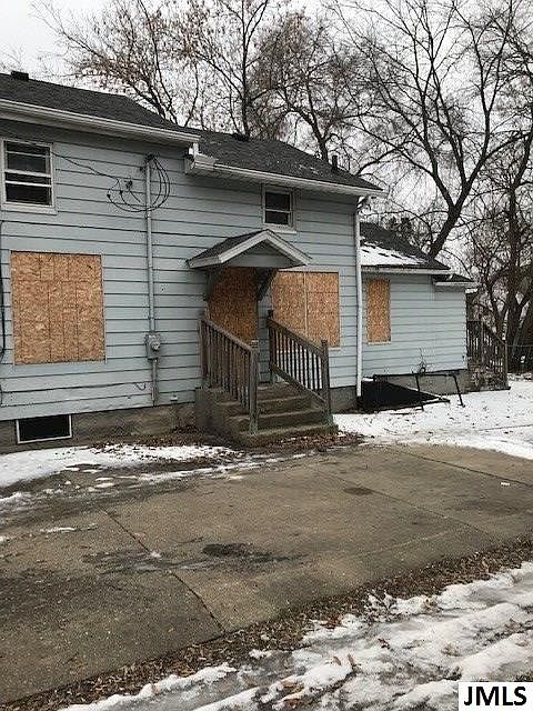 2nd image of 320 Clinton St