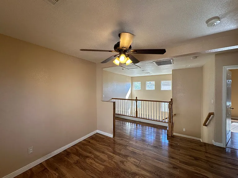 9510 Diamond Bridge Ave — Photo 11