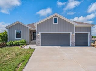 1811 Foxtail Dr, Pleasant Hill, MO 64080