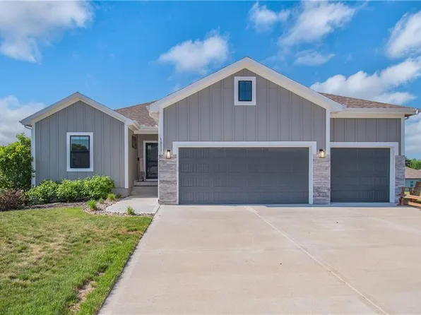 1811 Foxtail Dr, Pleasant Hill, MO 64080
