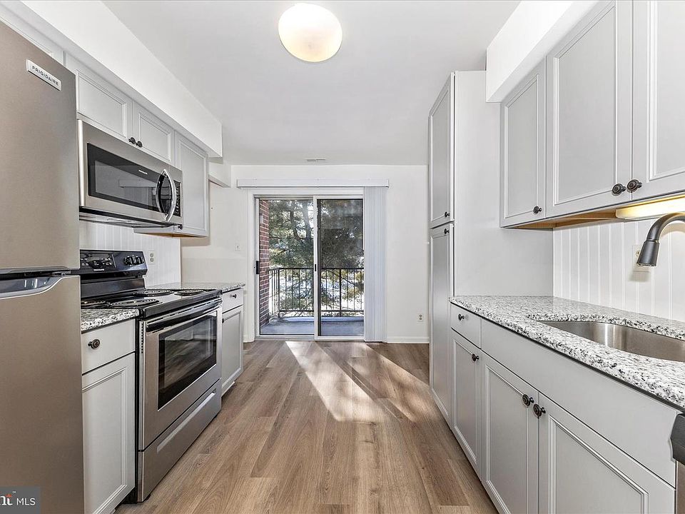 1st image of 300 Chapel Ct Unit 322
