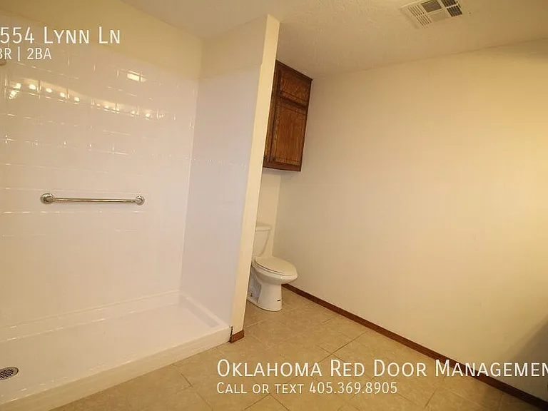2554 Lynn Ln — Photo 10