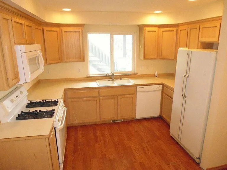 2210 Grade Rd — Photo 2