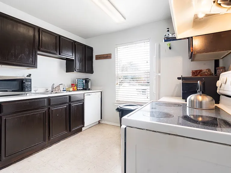 1105 Horizon Dr — Photo 4