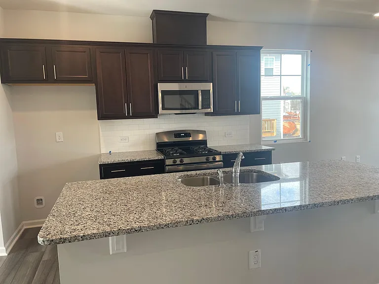 333 Devon Cliffs Dr — Photo 9