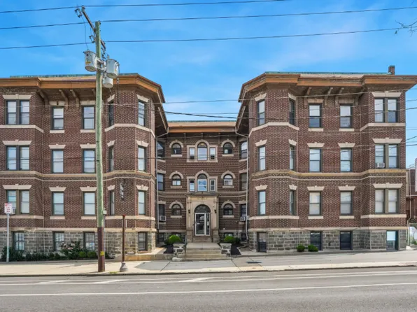 Walnut Court Apartments