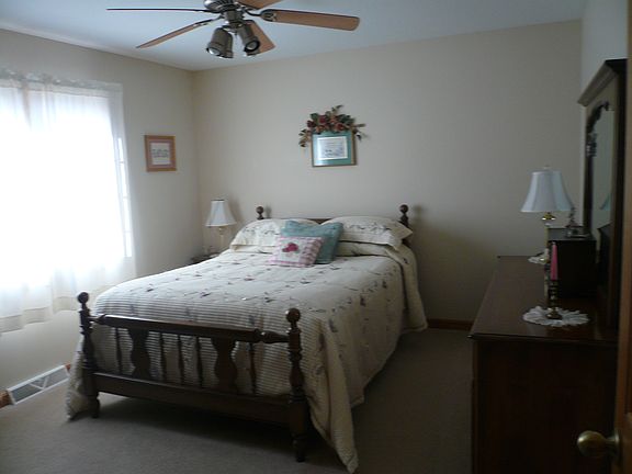 4th image of 4820 Lynn Pl