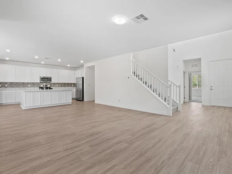 1118 Junipine Ave — Photo 6