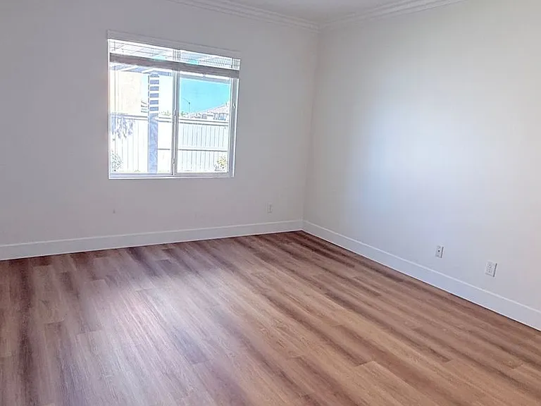 13403 Hawthorn Ave — Photo 14