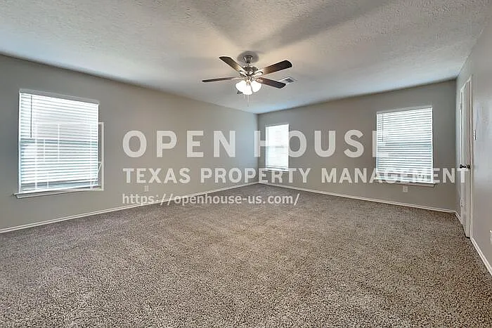 1636 Dogwood Ln — Photo 8
