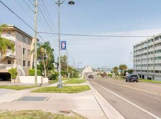 2950 W Bay Dr APT B6, Belleair Bluffs, FL 33770